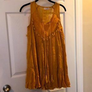 Vestique Yellow sleeveless dress
